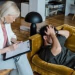 Suchttherapie: Der Weg aus der Abhängigkeit – Moderne Behandlungsansätze bei Suchterkrankungen